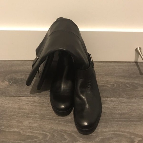 Michael Kors boots - Picture 1 of 3